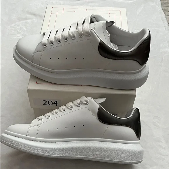 Alexander McQueen White Men's Sneakers Authentic - Picture 6 of 8